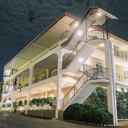 Kingsley'S Hotel And Gastro Pub Mabalacat Kültér fotó