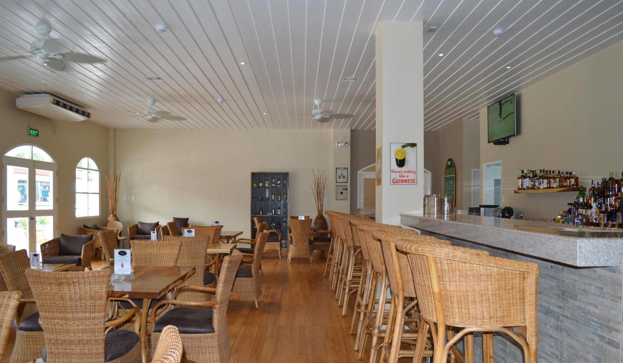 Kingsley'S Hotel And Gastro Pub Mabalacat Kültér fotó